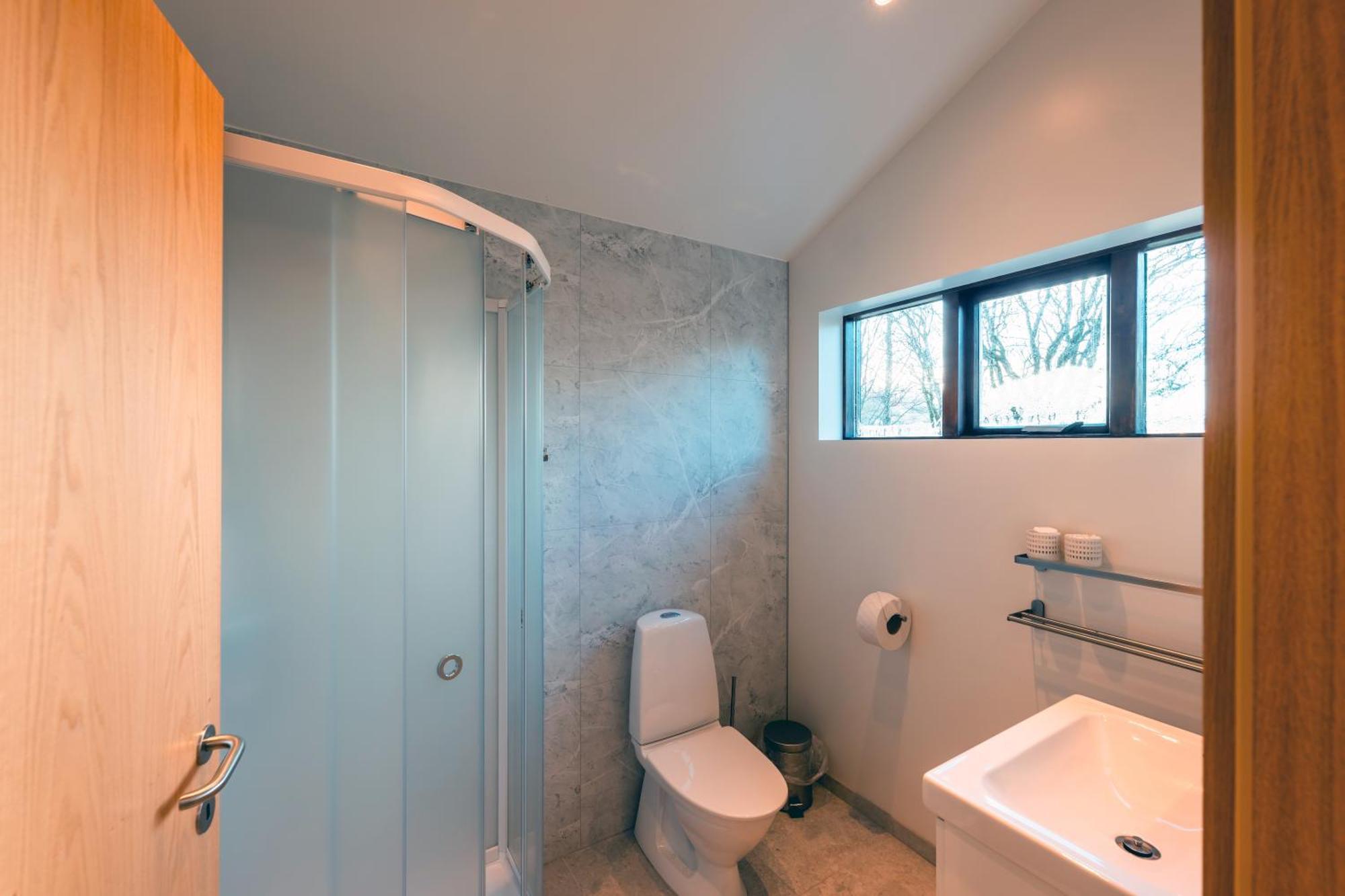 Garthur Stay Inn & Secret Lagoon Included! Флудир Экстерьер фото